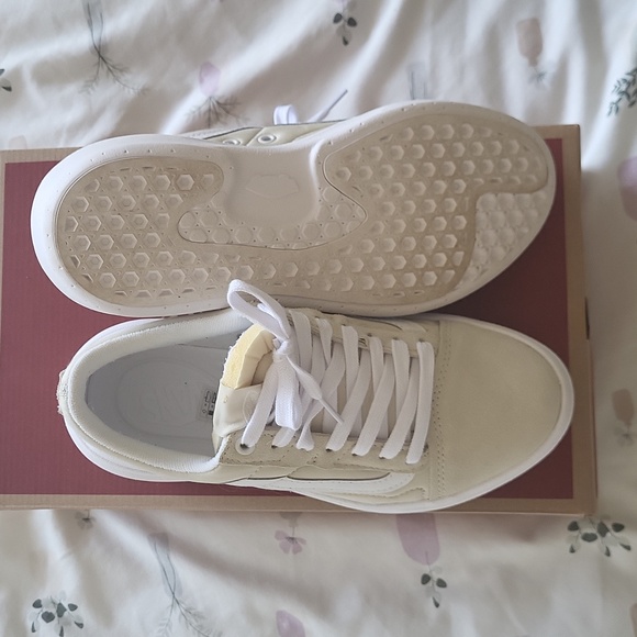 Vans Old Skool Over Women's Size 8 Beige Puff Sneakers - Picture 2 of 3